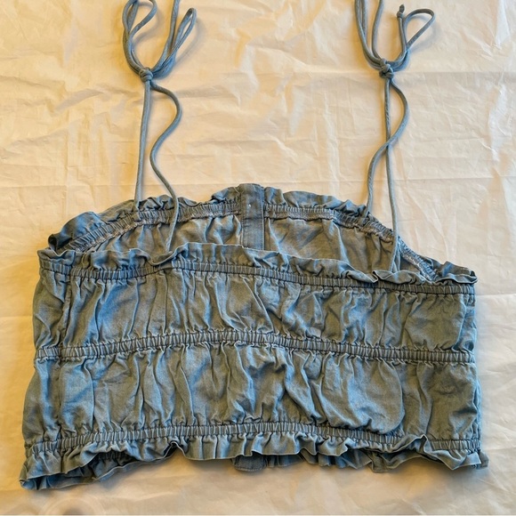 🌼 Stylish Denim-Inspired Top by Aerie, Size Medium 🌼 - Picture 9 of 11